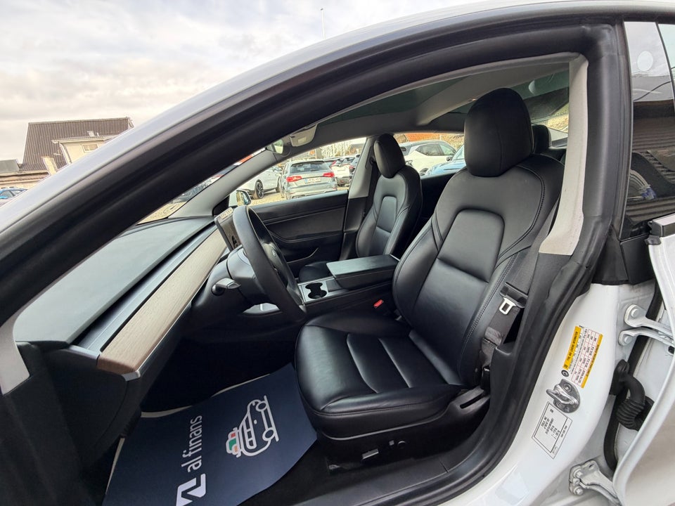 Tesla Model 3 Standard Range+ RWD 4d