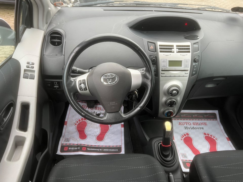 Toyota Yaris 1,3 Sol 5d