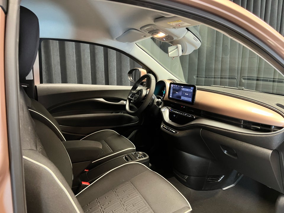 Fiat 500e 42 Icon 3+1 4d