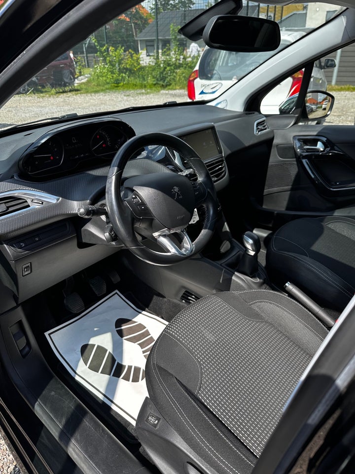 Peugeot 208 1,6 BlueHDi 100 Allure Sky 5d