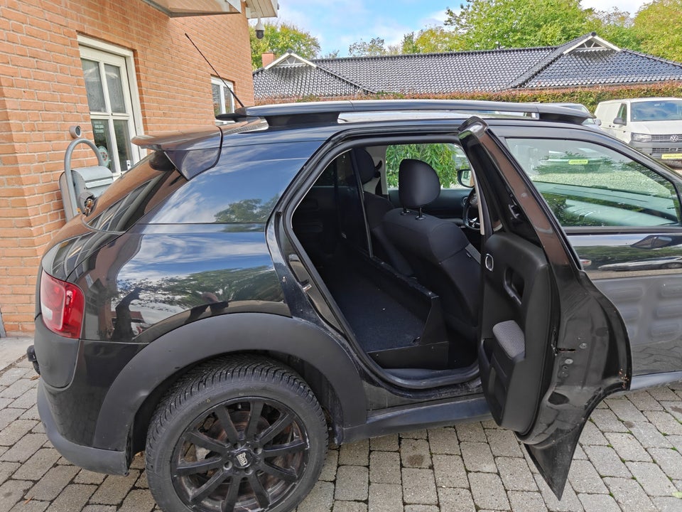 Citroën C4 Cactus 1,6 BlueHDi 100 Feel Van 5d