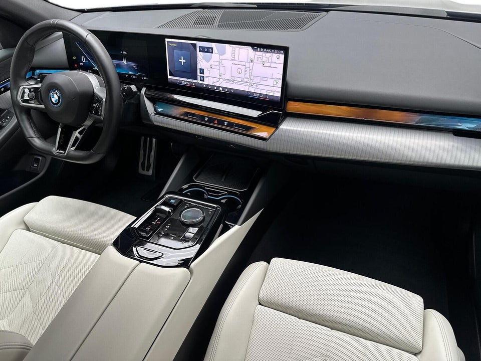 BMW i5 eDrive40 M-Sport 4d