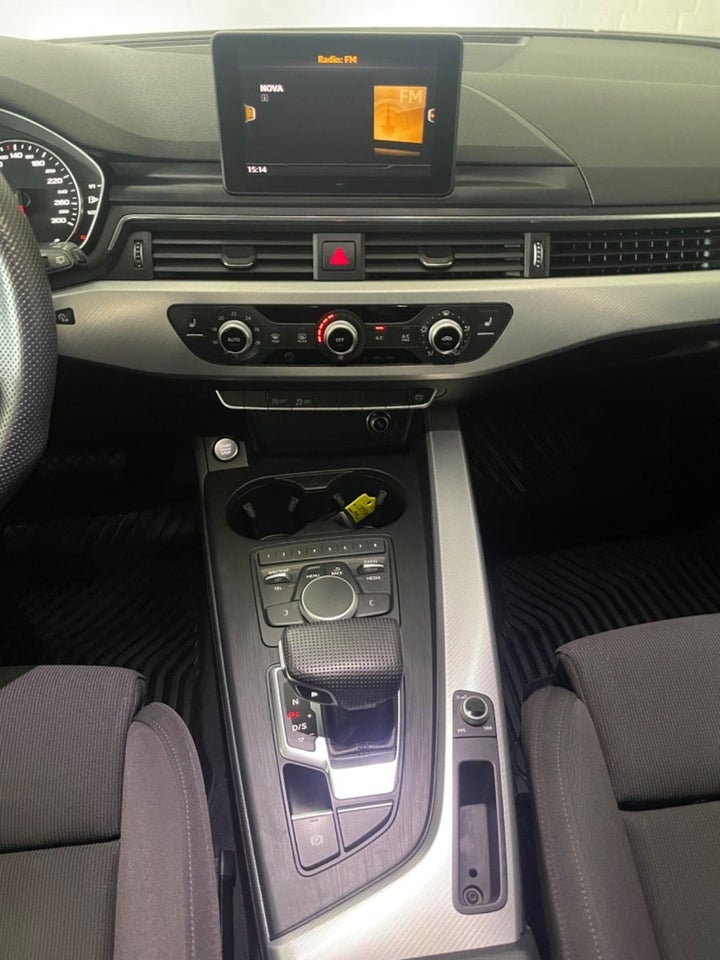 Audi A4 2,0 TDi 150 Sport Avant S-tr. 5d