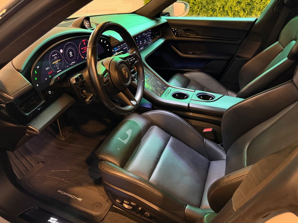 Porsche Taycan Turbo Performance+ 4d