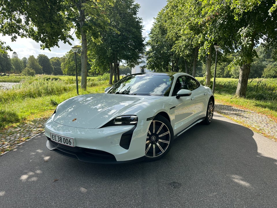 Porsche Taycan Performance+ 4d