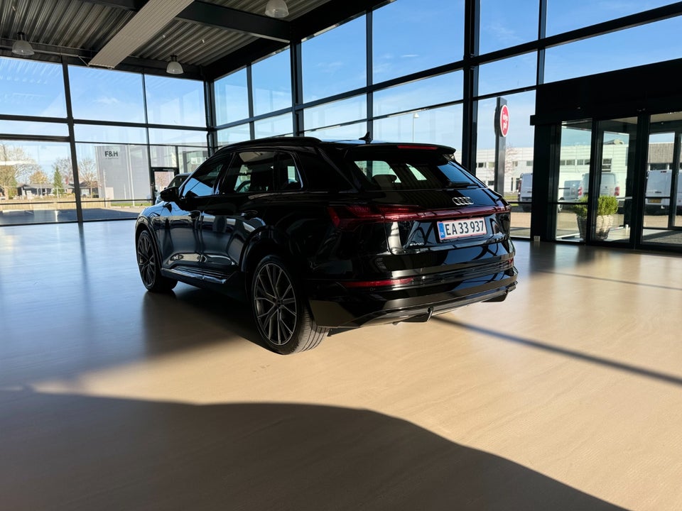 Audi e-tron 55 S-line Prestige quattro 5d