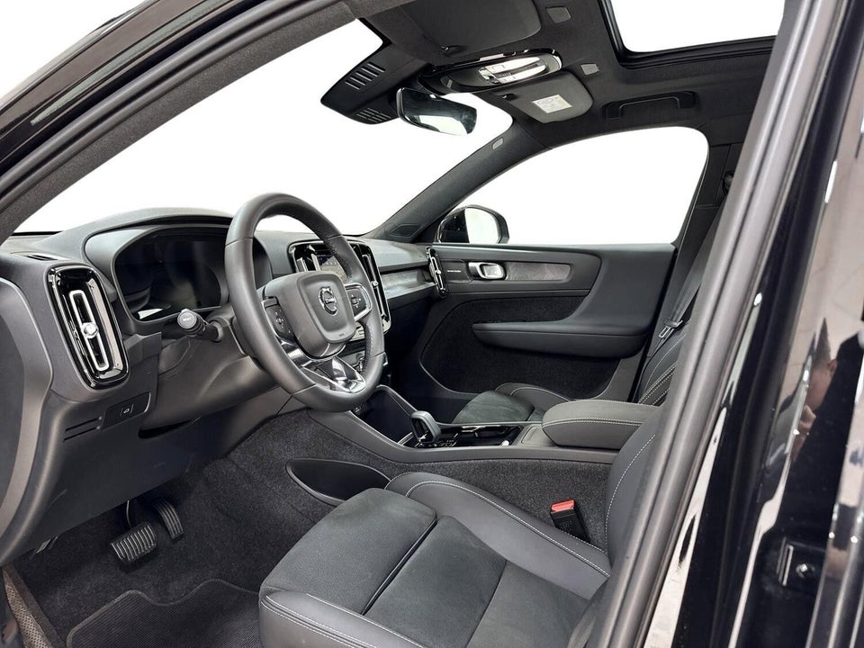 Volvo EX40 Twin Black Edition 5d