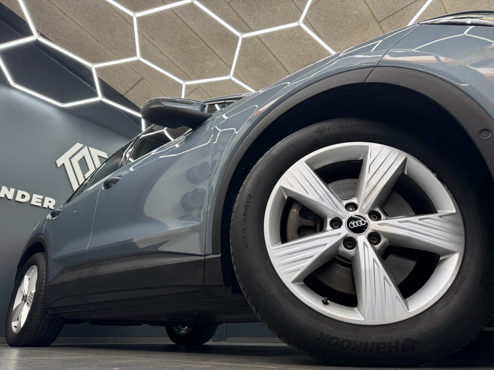 Audi Q4 e-tron 45 Advance quattro 5d