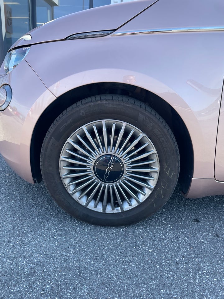 Fiat 500e 42 Icon 3+1 4d