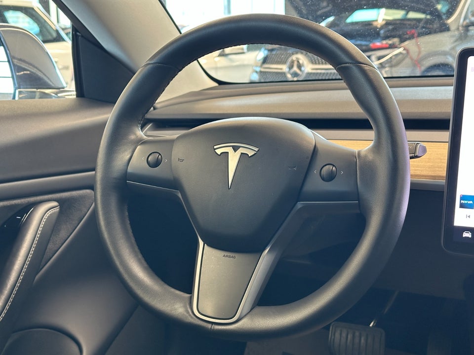 Tesla Model 3 Long Range AWD 4d