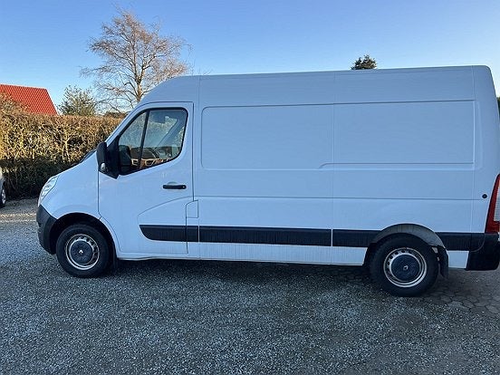 Renault Master III T35 2,3 dCi 145 L2H2 Kassevogn