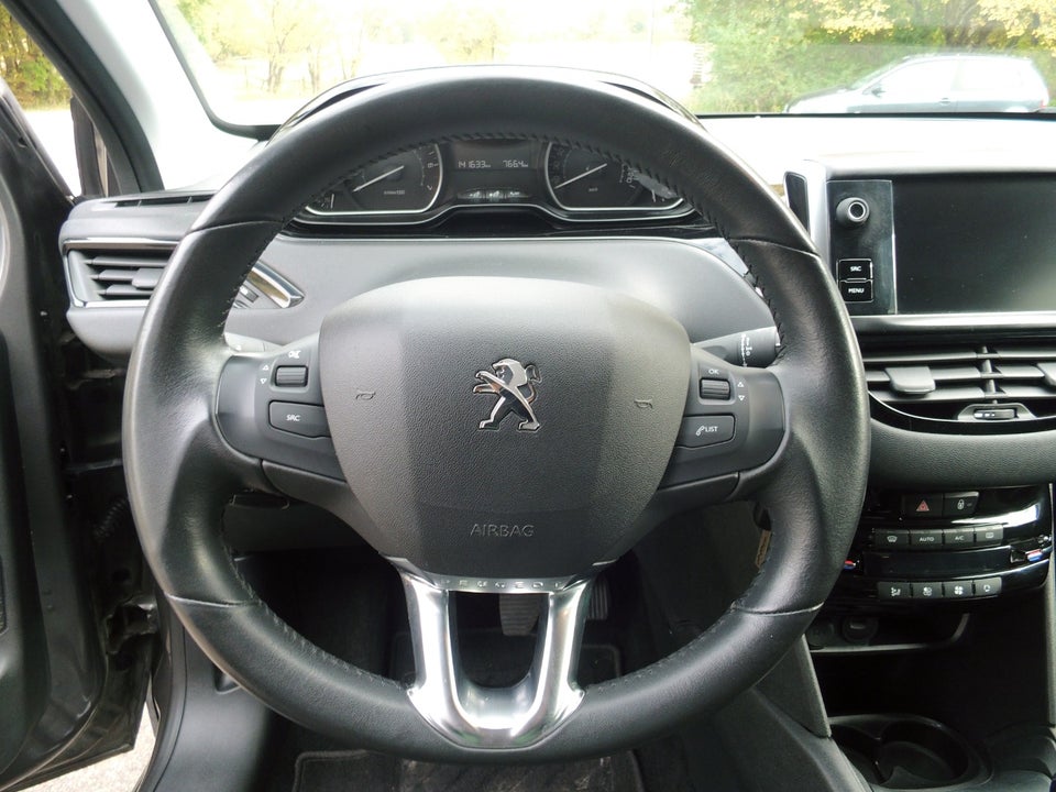 Peugeot 208 1,2 PureTech 82 Privé 5d