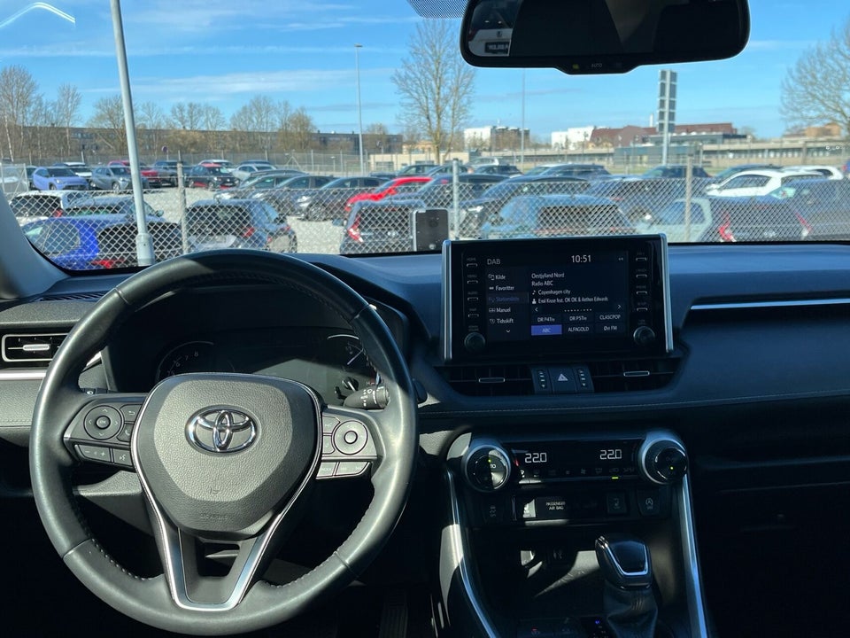 Toyota RAV4 2,0 T3 Comfort e-CVT 5d