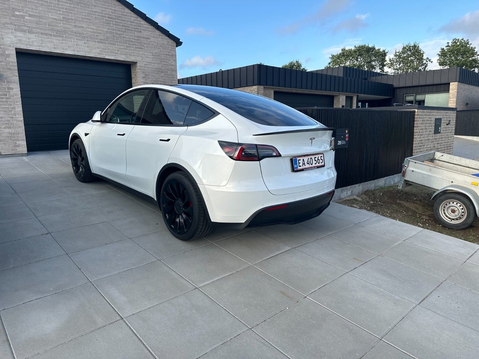 Tesla Model Y Performance AWD 5d