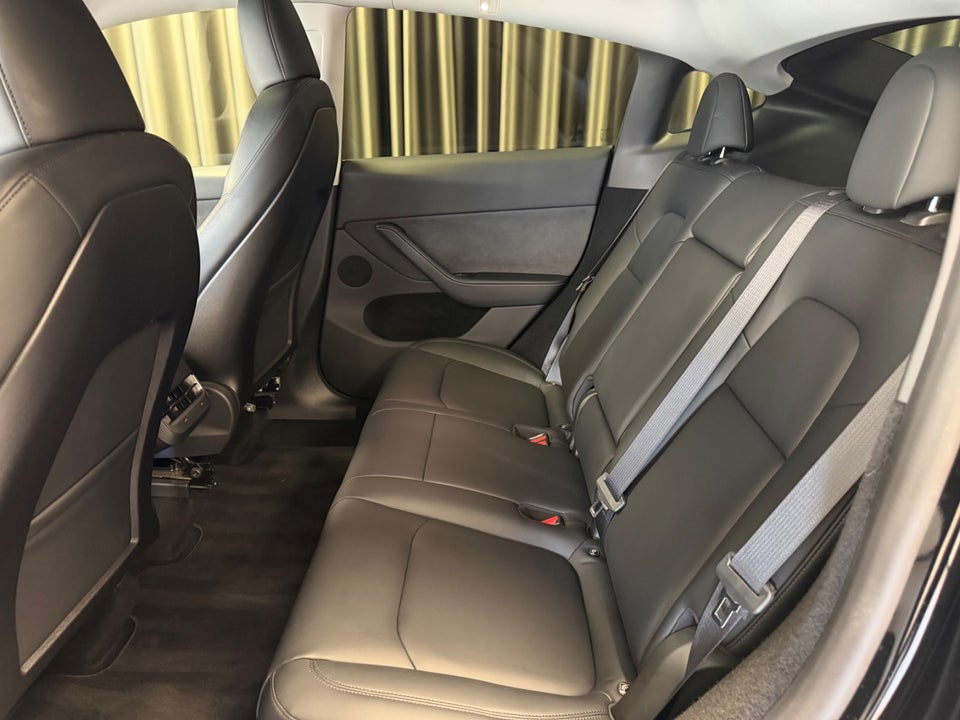 Tesla Model Y Long Range AWD 5d