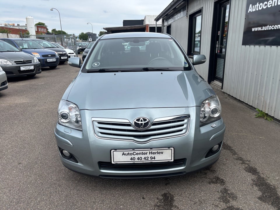 Toyota Avensis 1,8 Sol+ 4d