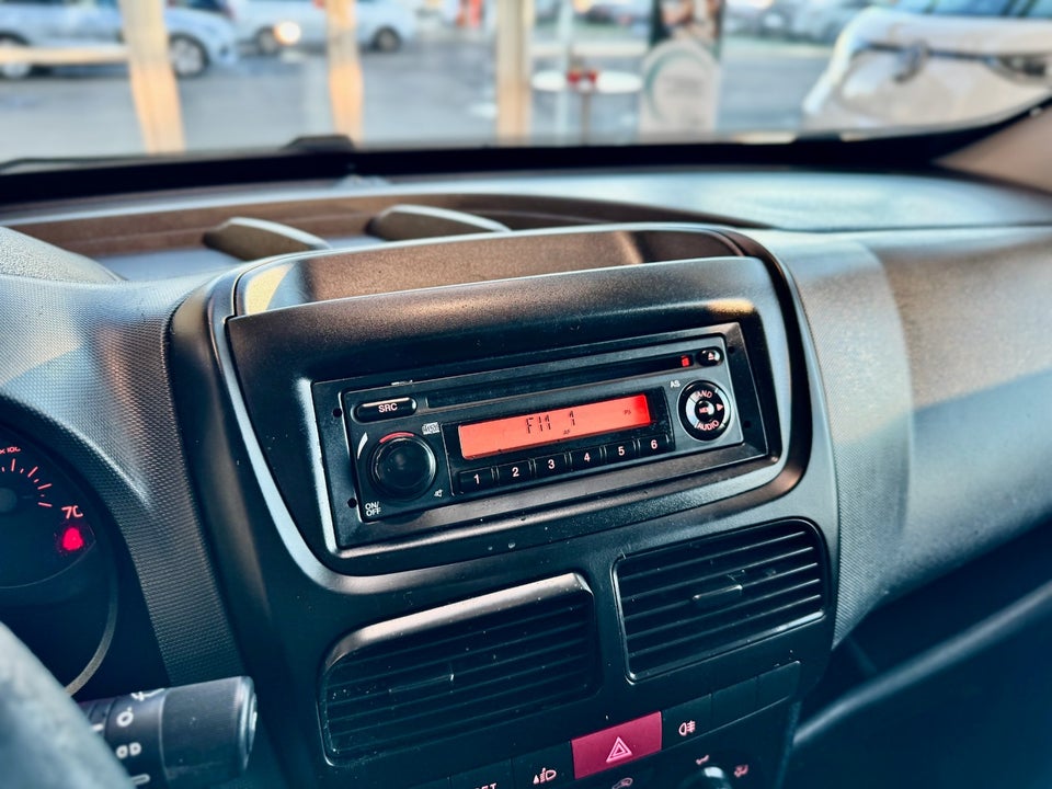 Fiat Doblò Cargo 1,3 MJT Basic L2 4d