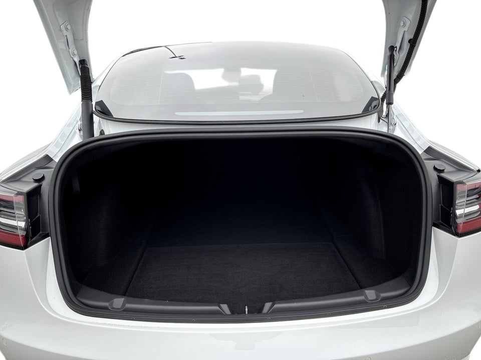 Tesla Model 3 Standard Range+ RWD 4d