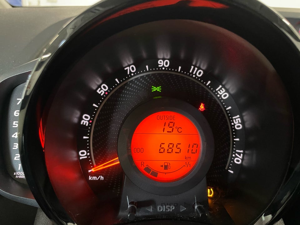 Toyota Aygo 1,0 VVT-i x-plore 5d