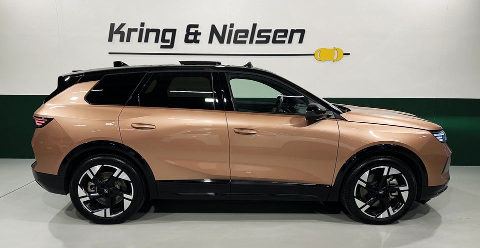 Opel Grandland-e 73 GS Sky 5d