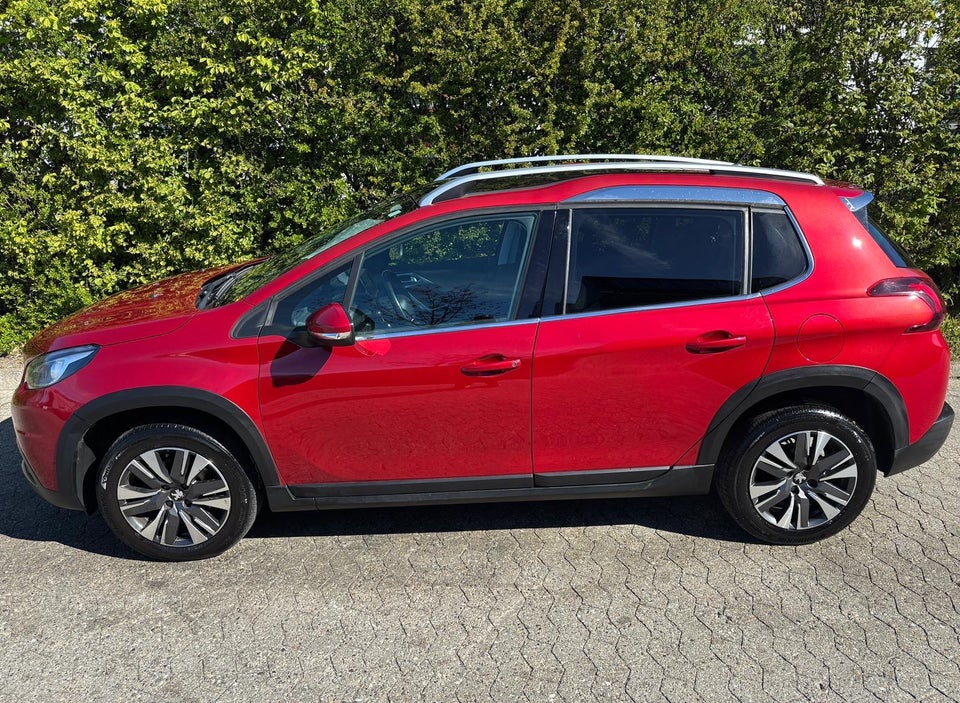 Peugeot 2008 1,2 e-THP 110 Allure Sky 5d