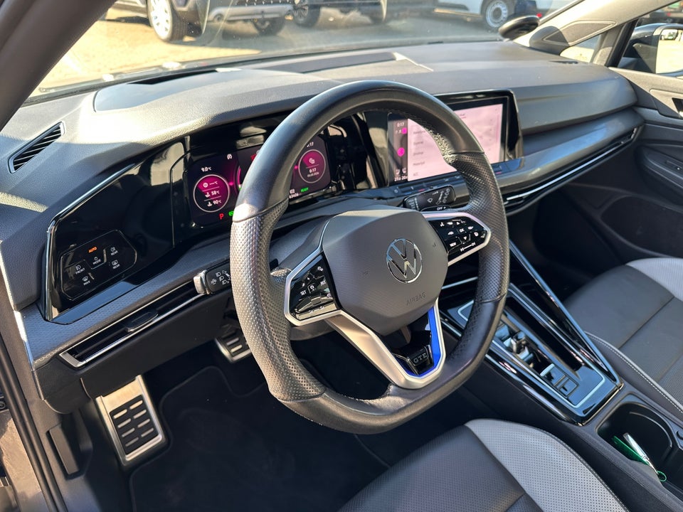 VW Golf VIII 1,4 GTE DSG Van 5d