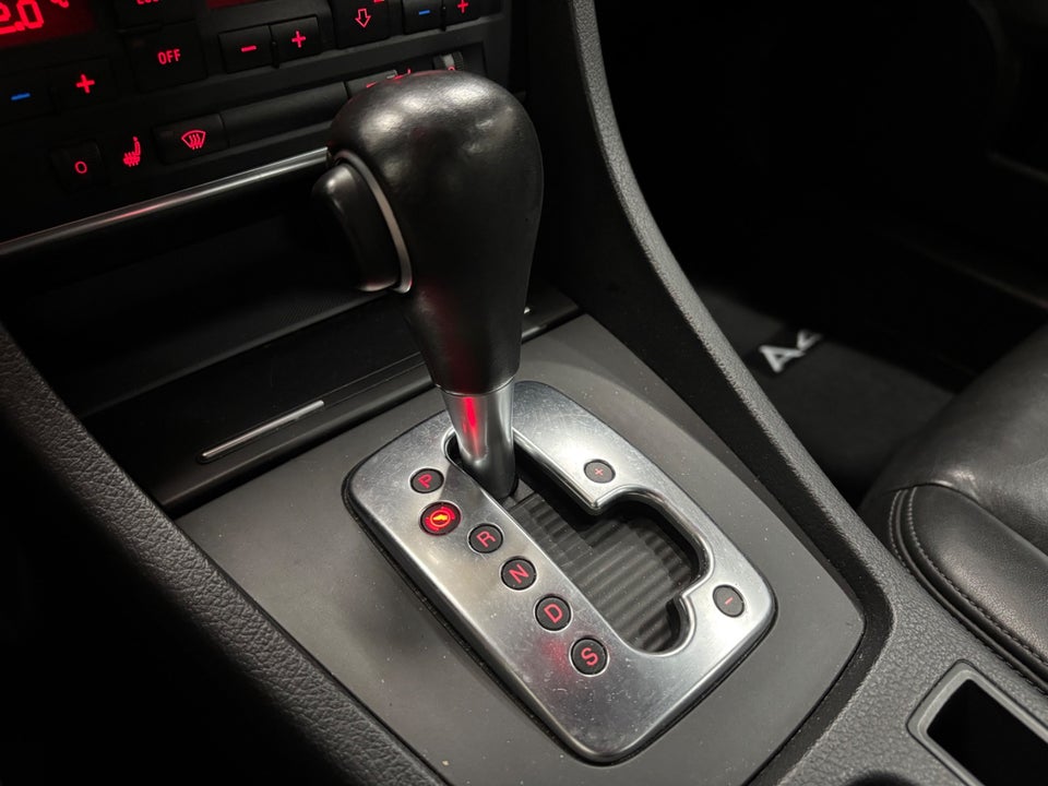 Audi A4 2,4 V6 Cabriolet Multitr. 2d