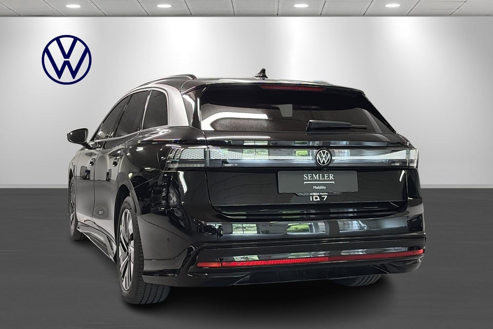 VW ID.7 77 Style+ Tourer 5d