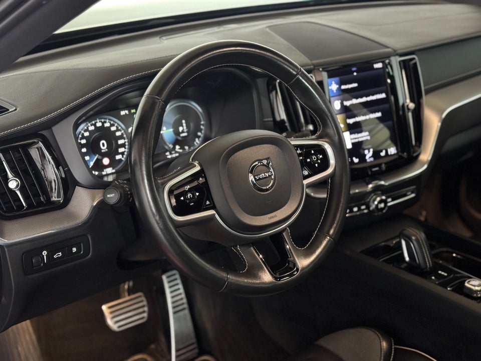 Volvo XC60 2,0 T8 ReCharge R-Design aut. AWD 5d