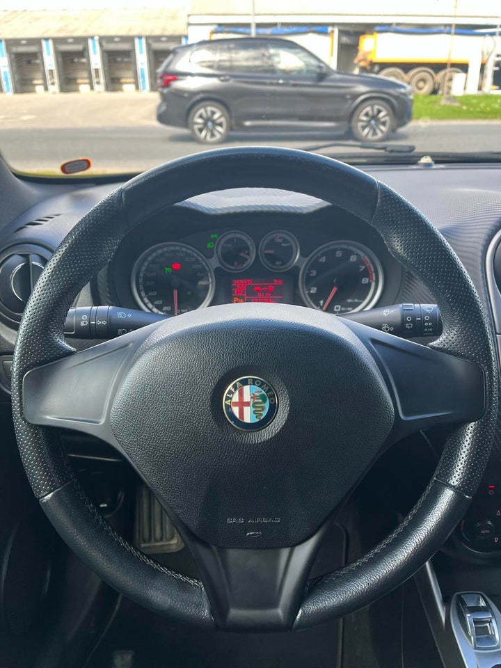 Alfa Romeo MiTo 1,4 TB 155 Distinctive 3d