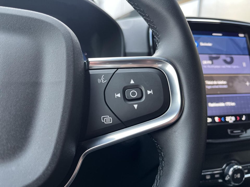 Volvo EX40 Extended Range Plus 5d