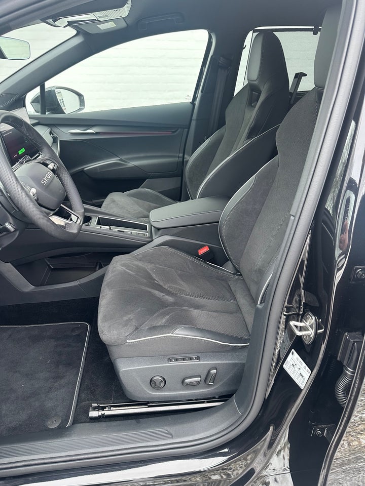 Skoda Elroq 85 iV Sportline Maxx 5d
