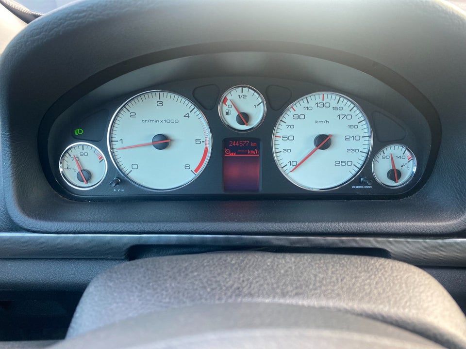 Peugeot 407 2,0 HDi 140 Premium 4d