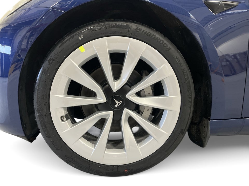 Tesla Model 3 Long Range AWD 4d