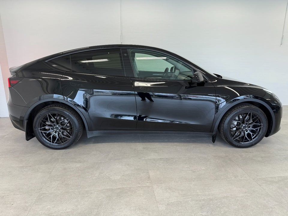 Tesla Model Y Long Range AWD 5d