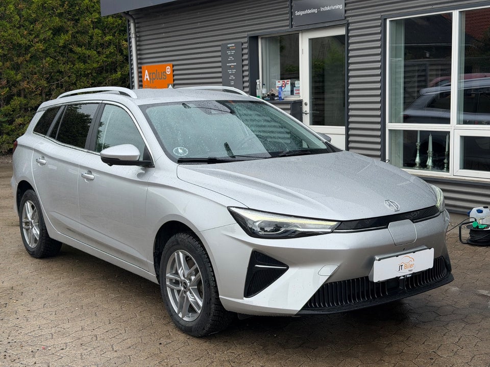 MG MG5 61 Luxury 5d