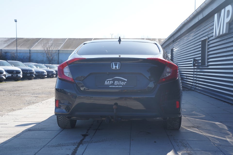 Honda Civic 1,5 VTEC Turbo Executive CVT 4d