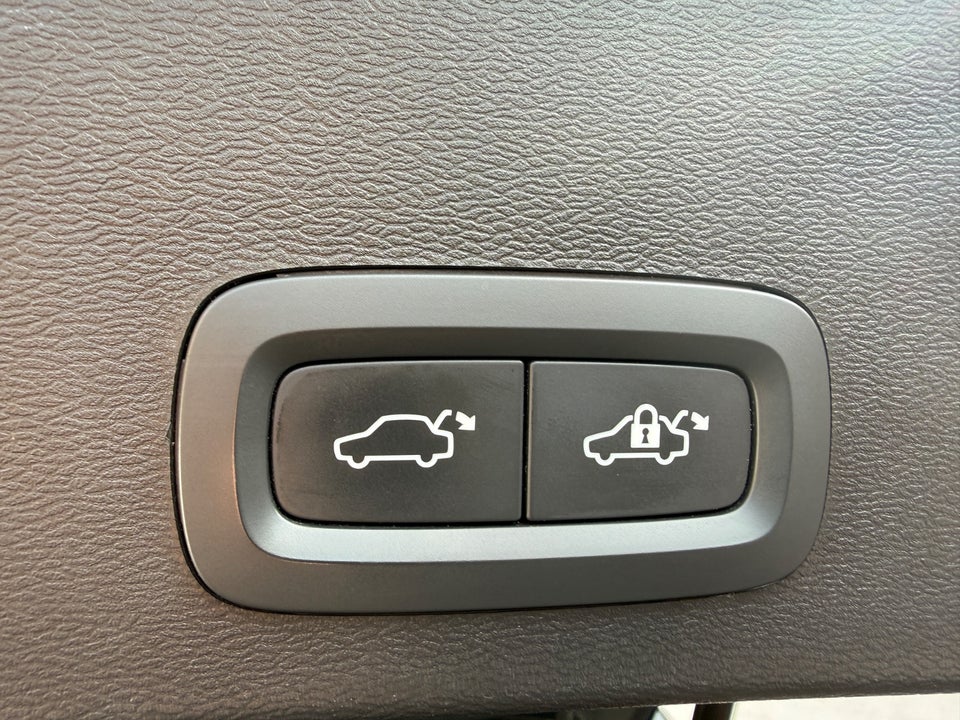 Volvo XC40 P6 ReCharge Ultimate 5d