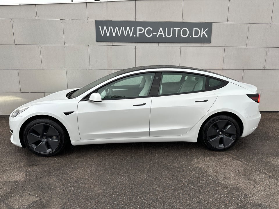 Tesla Model 3 Standard Range+ RWD 4d