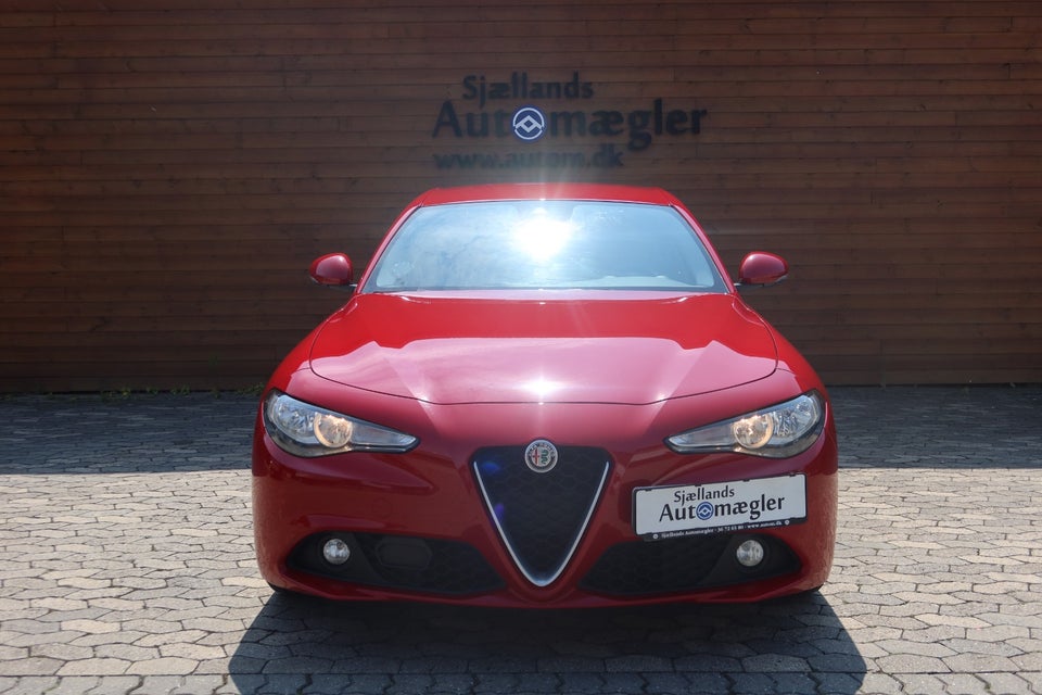 Alfa Romeo Giulia 2,0 T 200 aut. 4d