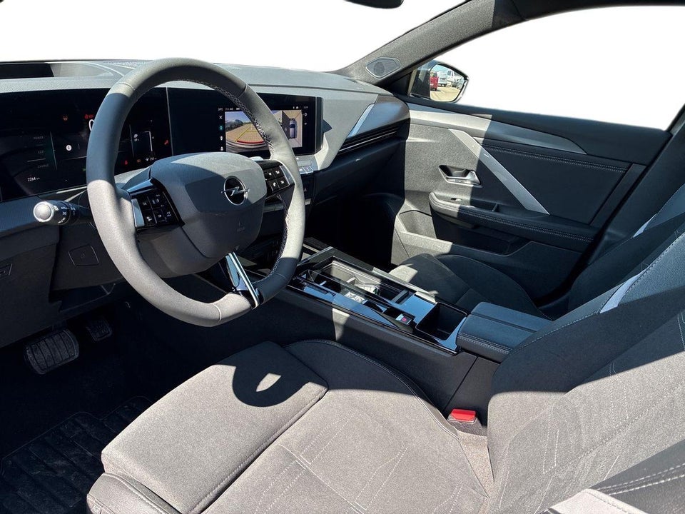 Opel Astra-e 54 GS 5d