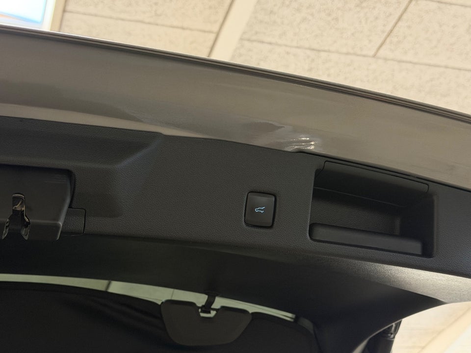 Ford Kuga 2,5 PHEV Vignale CVT 5d