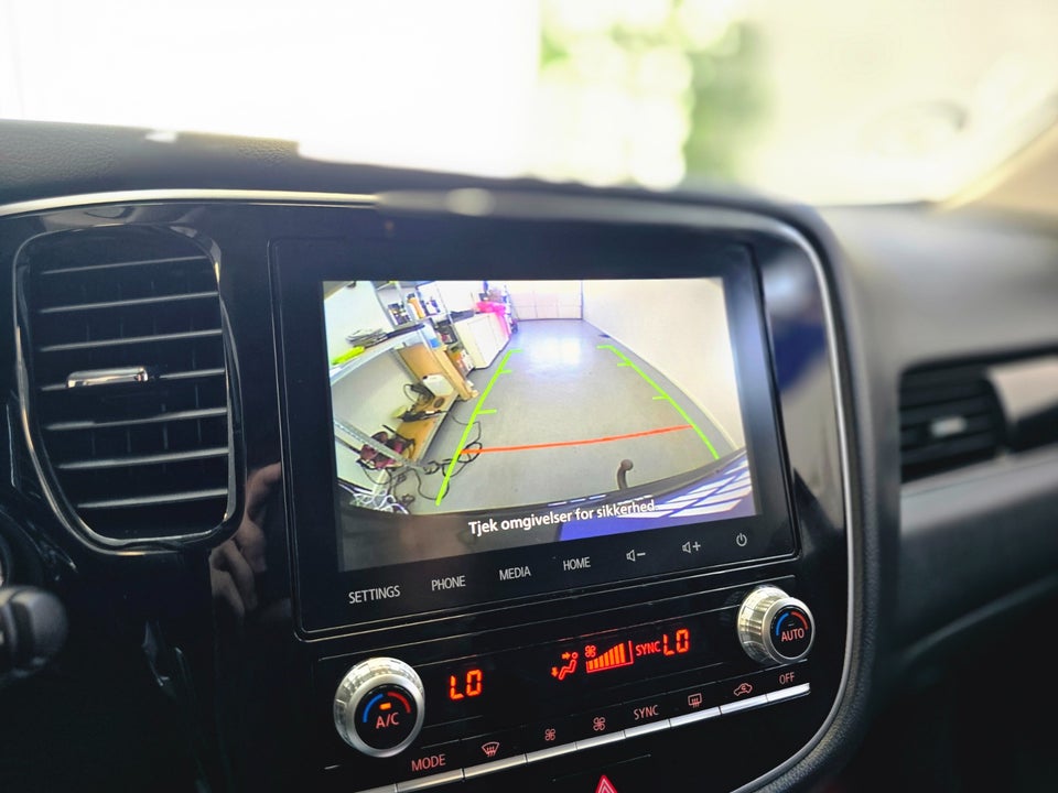 Mitsubishi Outlander 2,4 PHEV Intro Edition CVT 4WD 5d