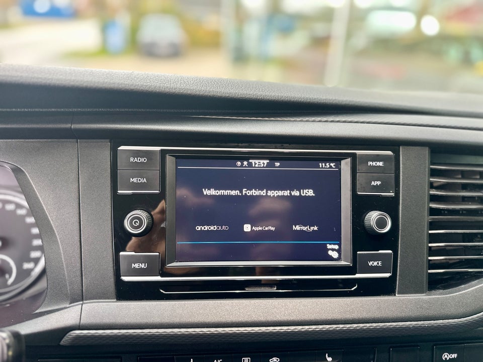 VW Transporter 2,0 TDi 150 Kassevogn DSG lang