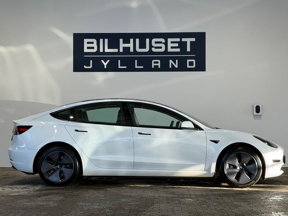 Tesla Model 3 RWD 4d