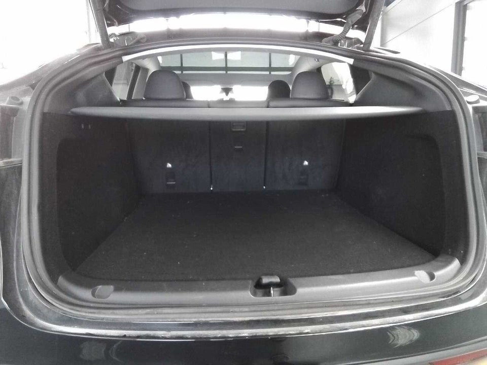 Tesla Model Y RWD 5d