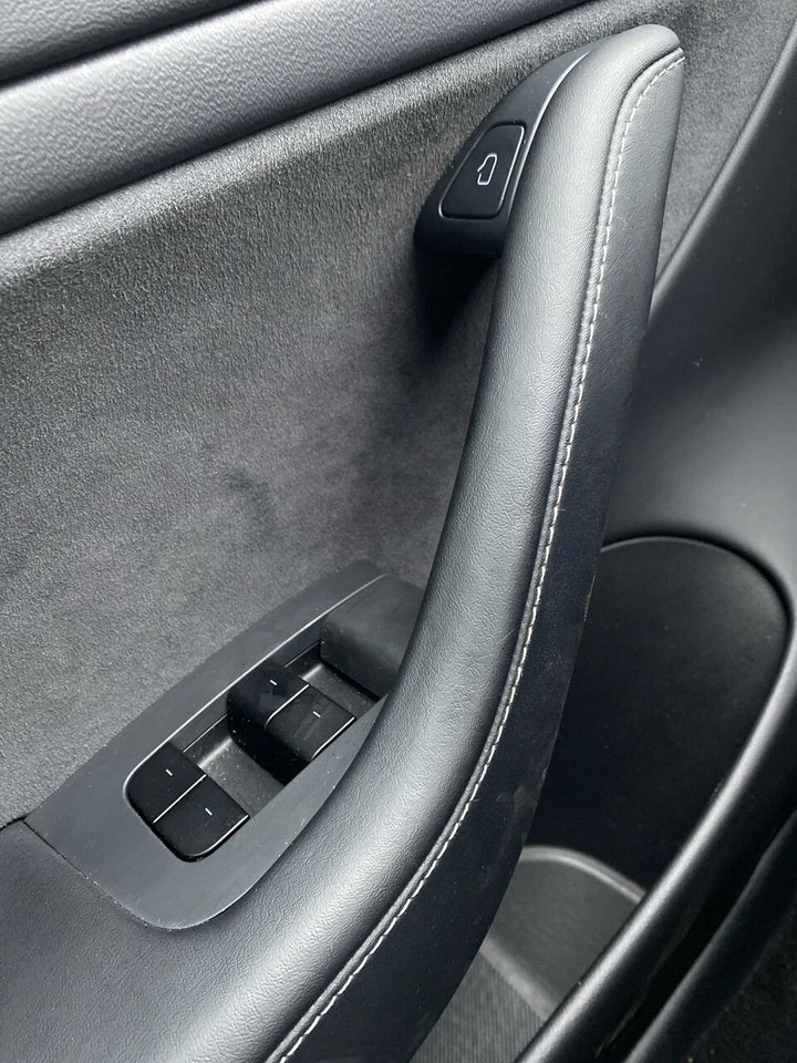 Tesla Model 3 Long Range AWD 4d