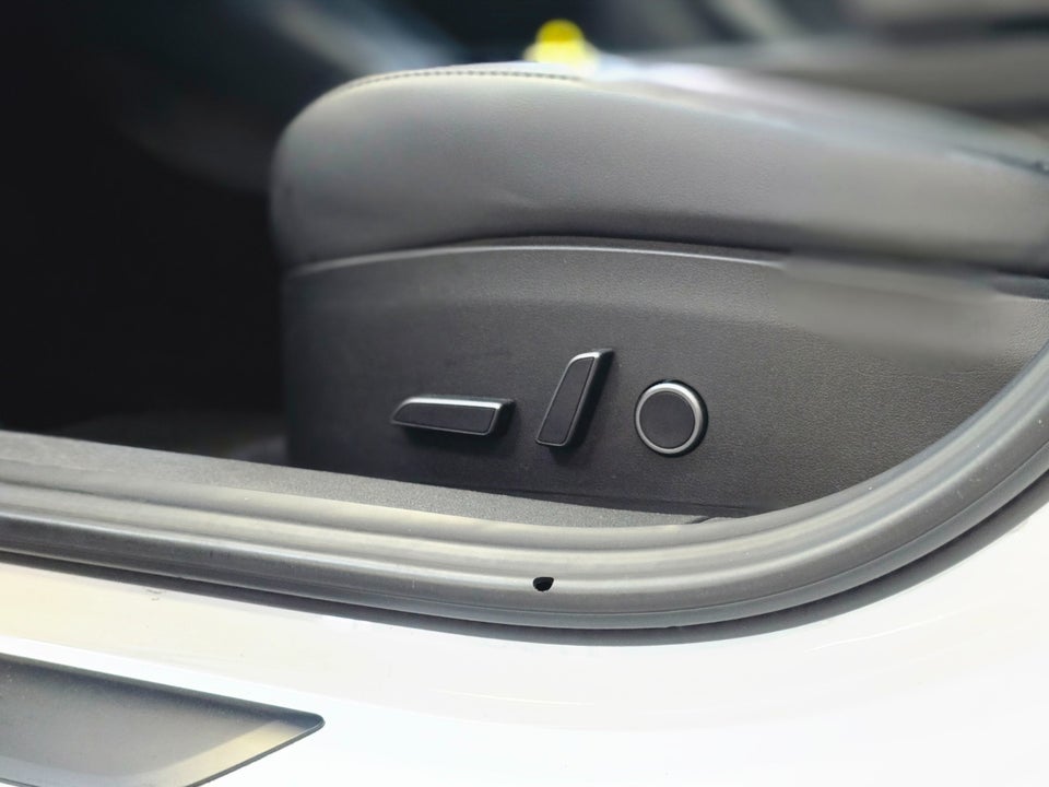 Tesla Model 3 RWD 4d