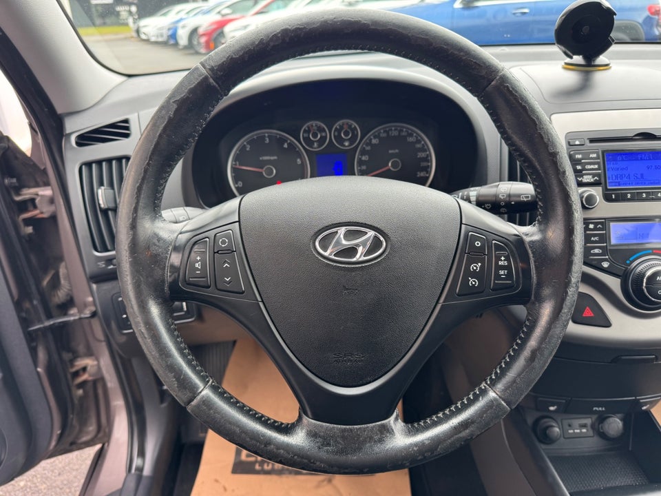 Hyundai i30 1,6 CRDi 90 Blue Drive CW 5d