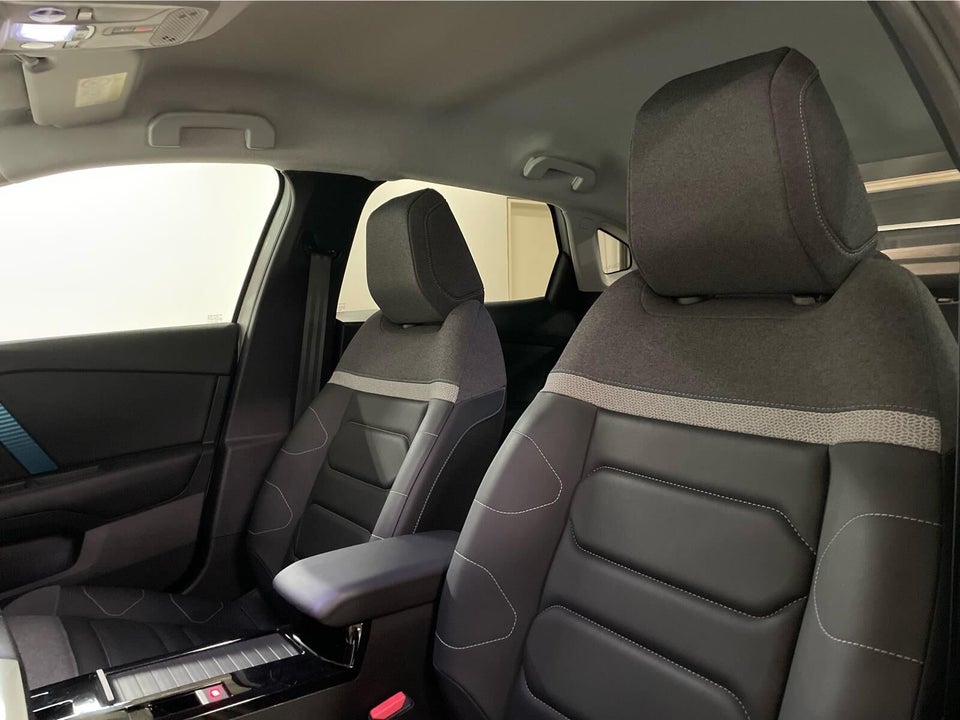 Citroën ë-C4 X 50 Shine 4d